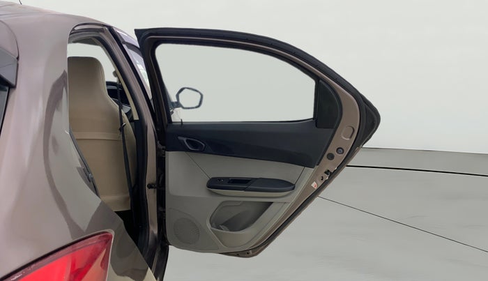 2016 Tata Tiago XT PETROL, Petrol, Manual, 25,136 km, RHS Rear Door