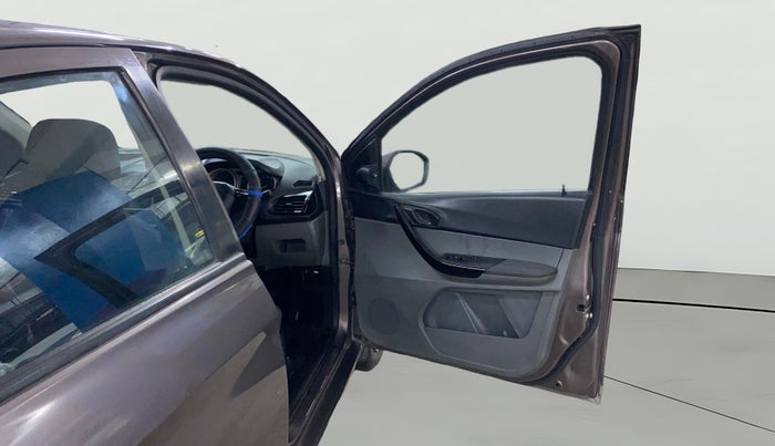 2017 Tata TIGOR XT DIESEL, Diesel, Manual, 95,837 km, RHS Front Door