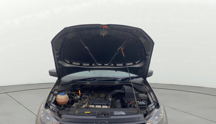 2013 Volkswagen Polo HIGHLINE1.2L, Petrol, Manual, 57,531 km, Open Bonet