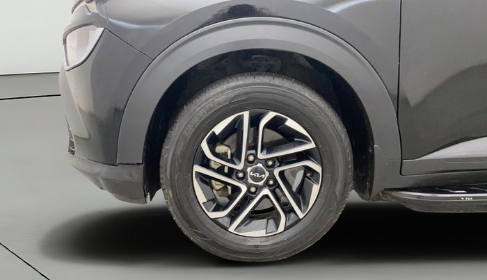 2023 KIA CARENS PRESTIGE PLUS 1.4 PETROL 7 STR, Petrol, Manual, 26,327 km, Left Front Wheel