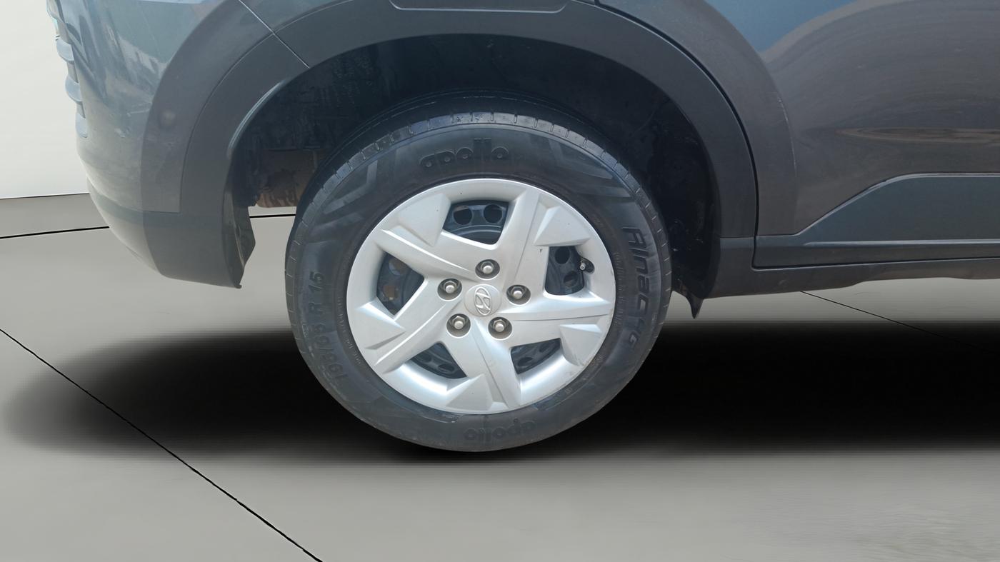 2022 Hyundai VENUE SX 1.2 PETROL, Petrol, Manual, 33,977 km, Right Rear Wheel