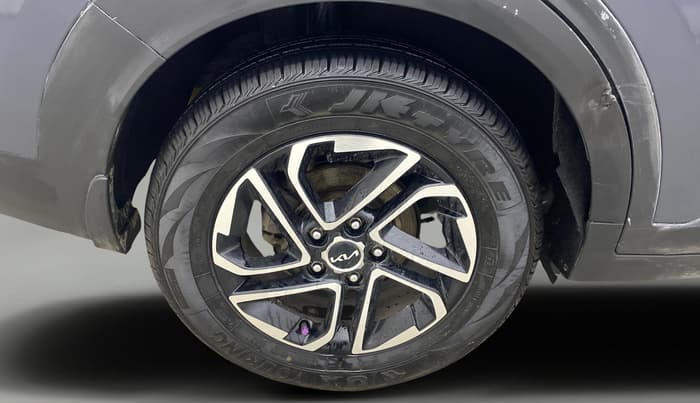 2022 KIA CARENS PRESTIGE PLUS 1.4 PETROL DCT 7 STR, Petrol, Automatic, 73,096 km, Right Rear Wheel