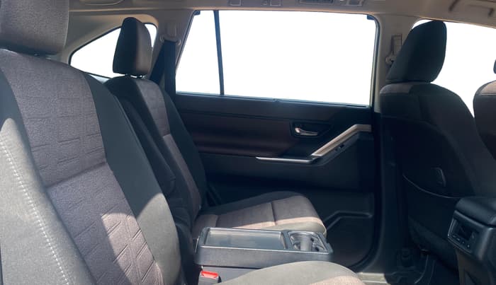 2023 Toyota INNOVA HYCROSS VX HYBRID 7 STR, Hybrid, Automatic, 59,352 km, Right Side Rear Door Cabin