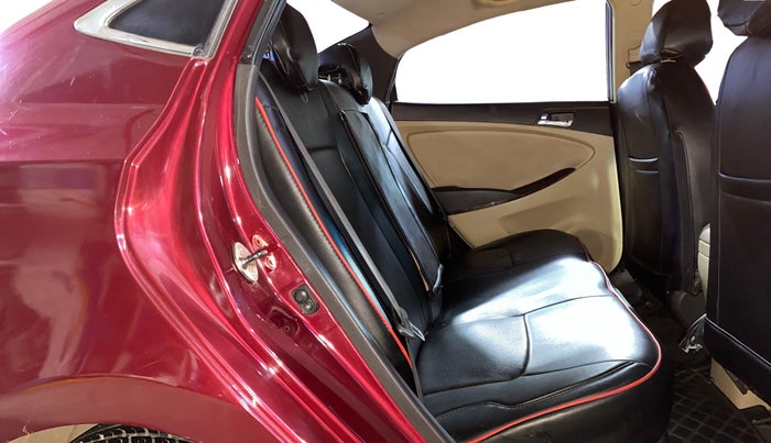 2014 Hyundai Verna FLUIDIC 1.6 VTVT SX, Petrol, Manual, 82,833 km, Right Side Rear Door Cabin