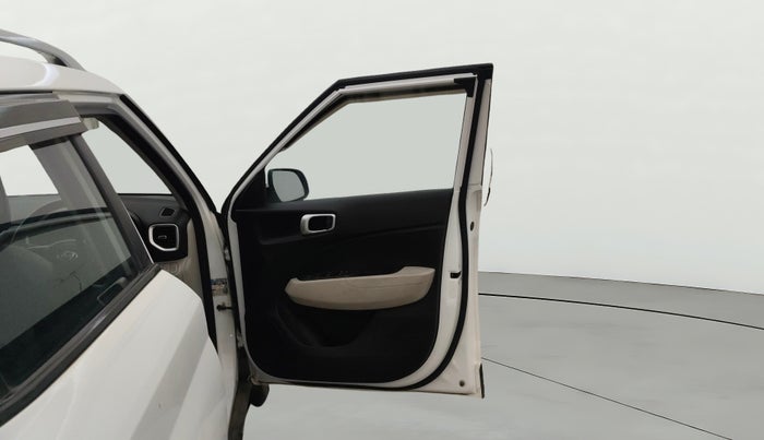 2023 Hyundai VENUE SX 1.2 PETROL, Petrol, Manual, 10,757 km, RHS Front Door