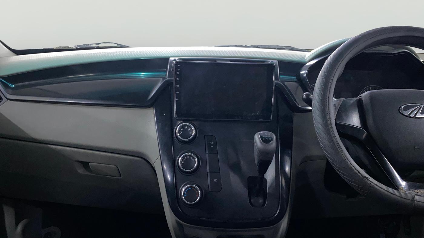 2017 Mahindra Kuv100 K4 5 STR, Petrol, Manual, 79,684 km, Air Conditioner