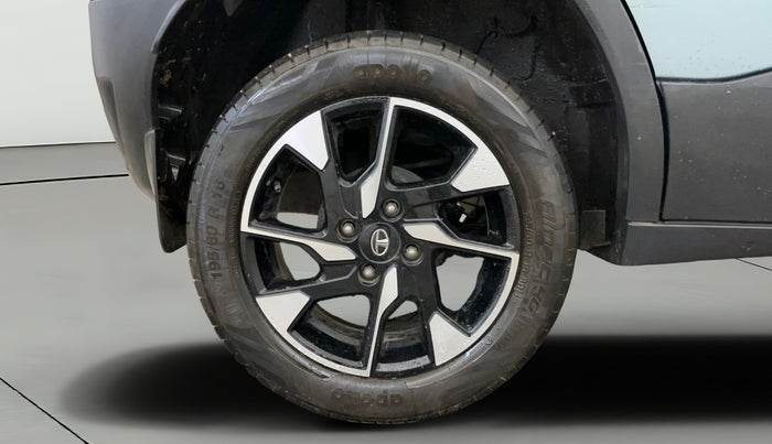 2021 Tata PUNCH ACCOMPLISHED MT, Petrol, Manual, 26,747 km, Right Rear Wheel