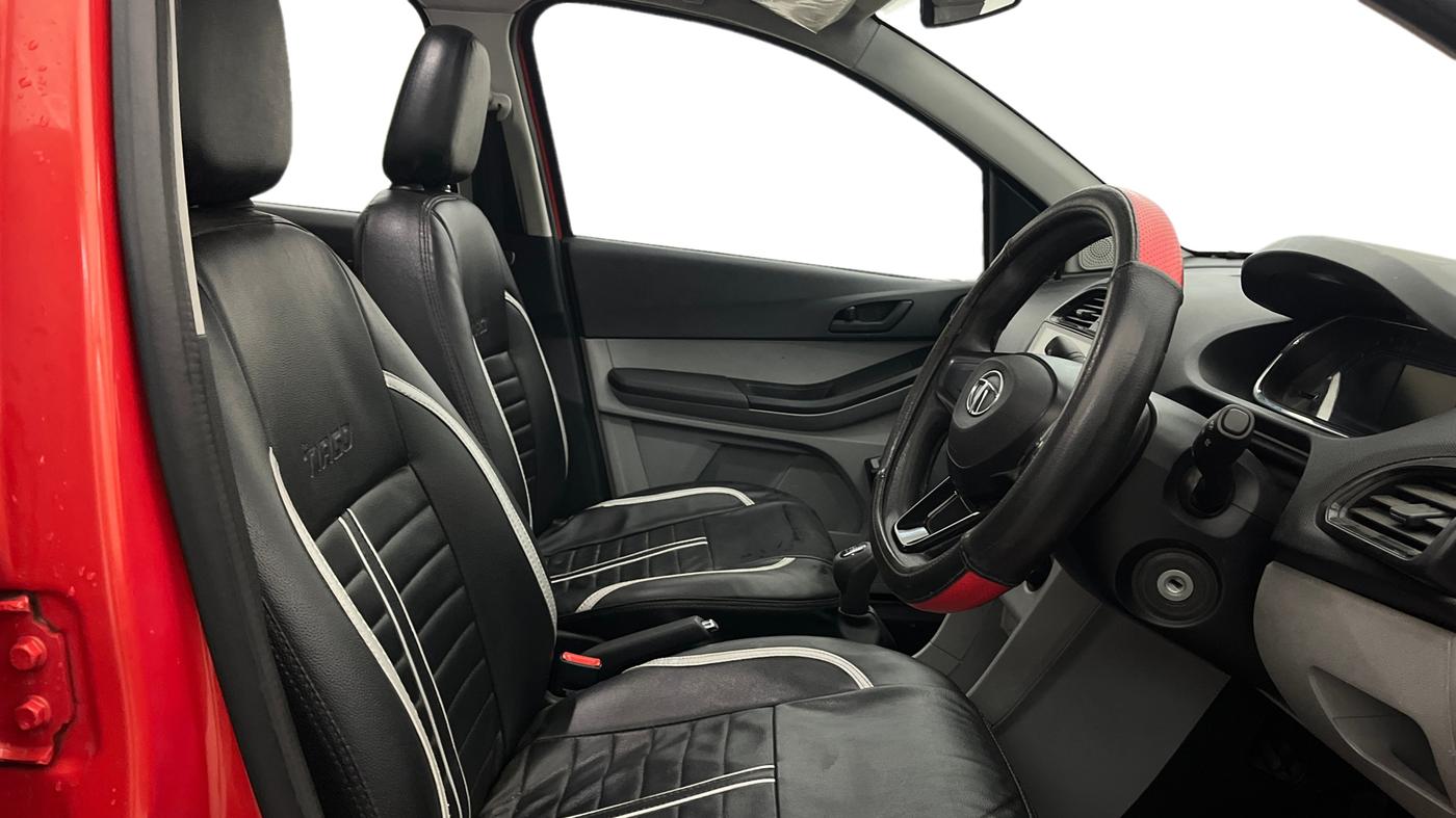 2020 Tata Tiago XE PETROL, Petrol, Manual, 35,532 km, Right Side Front Door Cabin