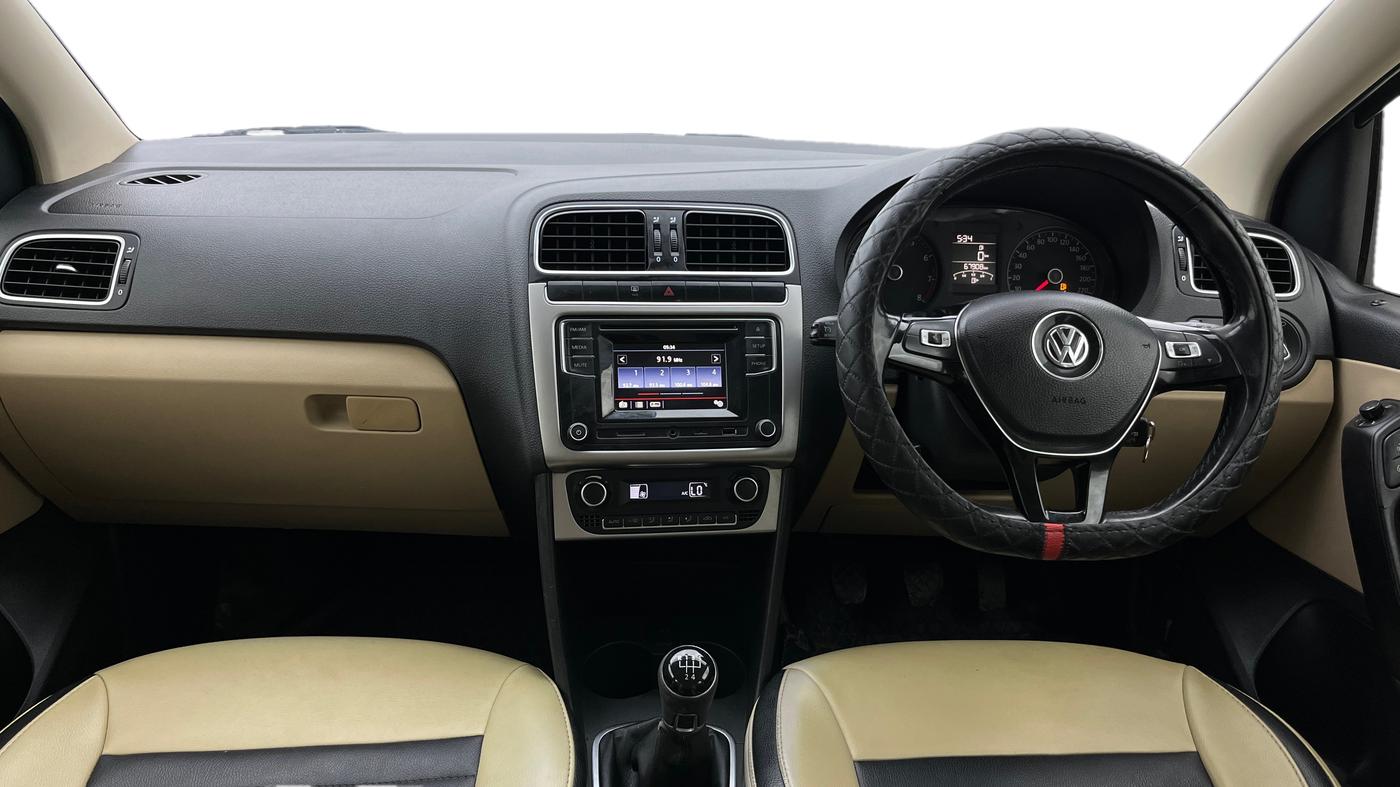 2017 Volkswagen Polo HIGHLINE1.2L, Petrol, Manual, 67,905 km, Dashboard