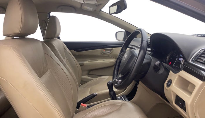 2015 Maruti Ciaz ZXI, Petrol, Manual, 30,780 km, Right Side Front Door Cabin