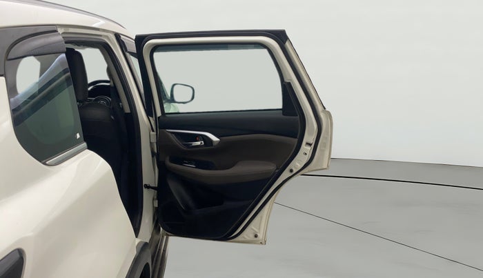 2024 Toyota URBAN CRUISER HYRYDER V HYBRID, Hybrid, Automatic, 14,033 km, RHS Rear Door