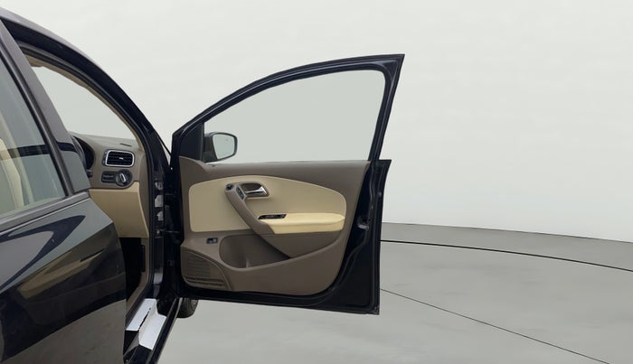 2012 Skoda Rapid ELEGANCE 1.6 MPI MT, Petrol, Manual, 1,04,264 km, RHS Front Door