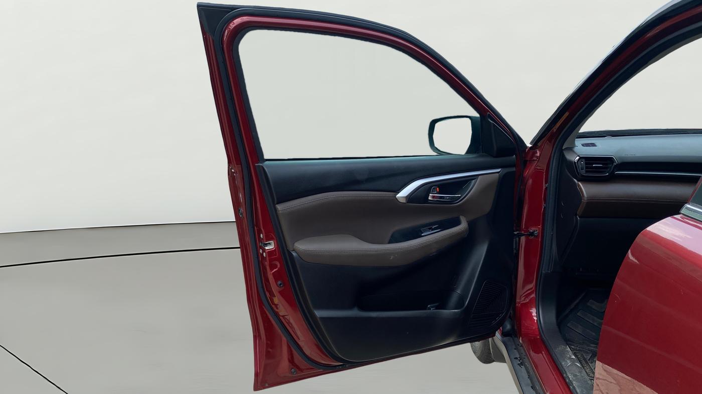 2022 Toyota URBAN CRUISER HYRYDER V HYBRID, Hybrid, Automatic, 19,184 km, LHS Front Door