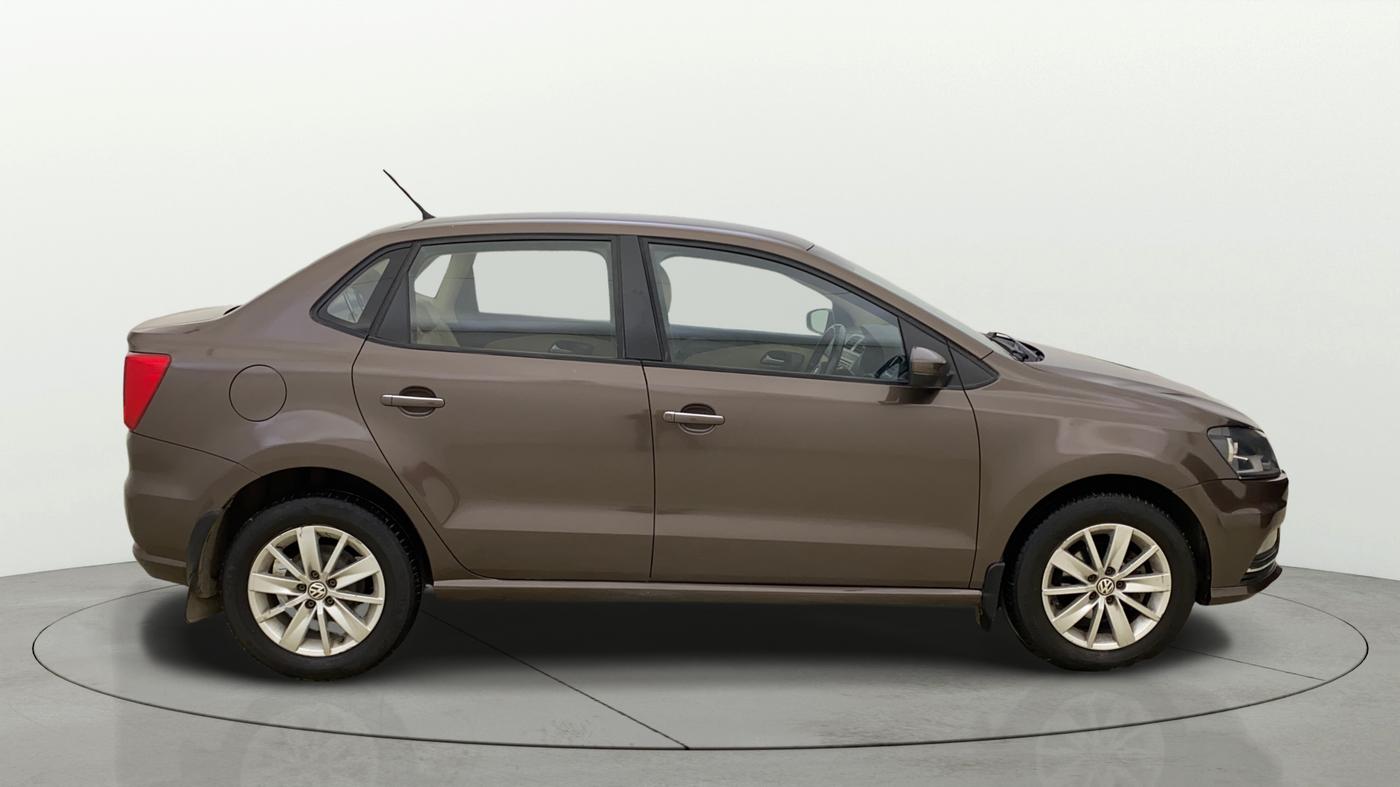 2016 Volkswagen Ameo HIGHLINE DSG 1.5 DIESEL , Diesel, Automatic, 1,06,902 km, Right Side View