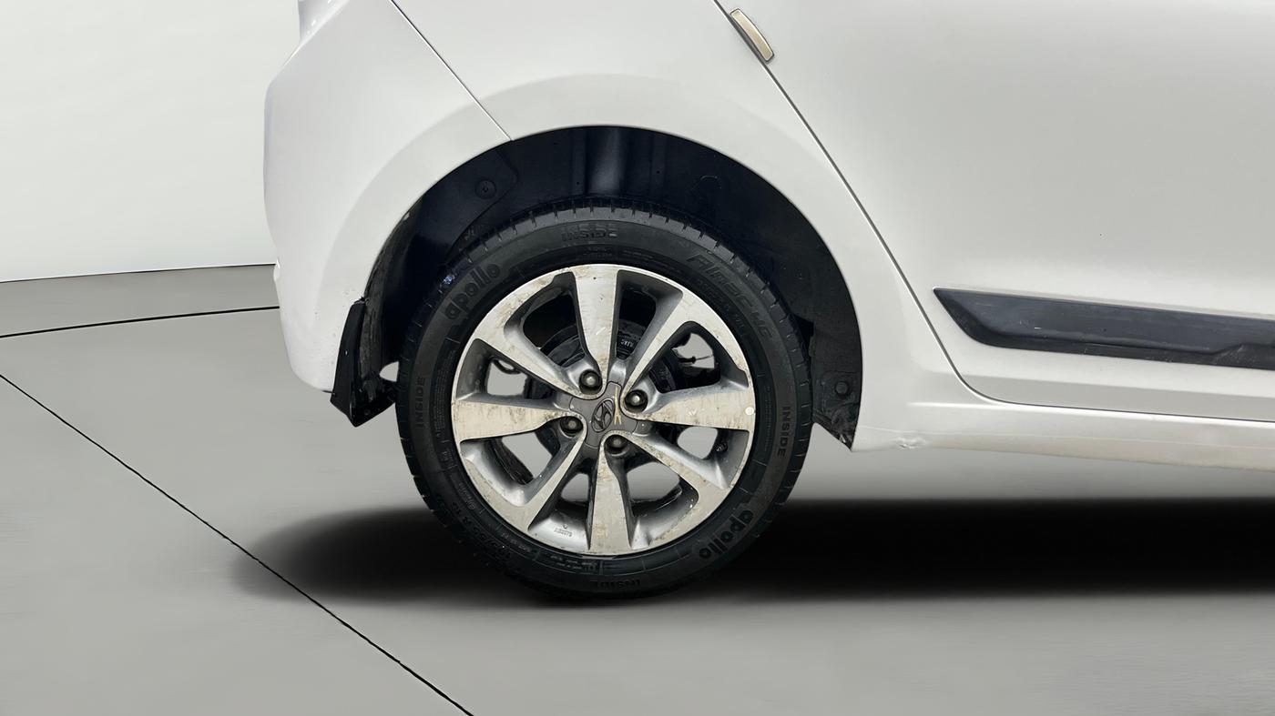 2015 Hyundai Elite i20 ASTA 1.2, Petrol, Manual, 1,08,297 km, Right Rear Wheel