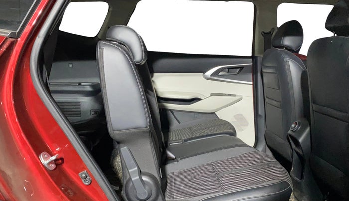 2023 KIA CARENS PRESTIGE PLUS 1.5 PETROL IMT 7 STR, Petrol, Manual, 5,561 km, Right Side Rear Door Cabin