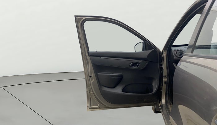 2018 Renault Kwid RXL, Petrol, Manual, 71,684 km, LHS Front Door