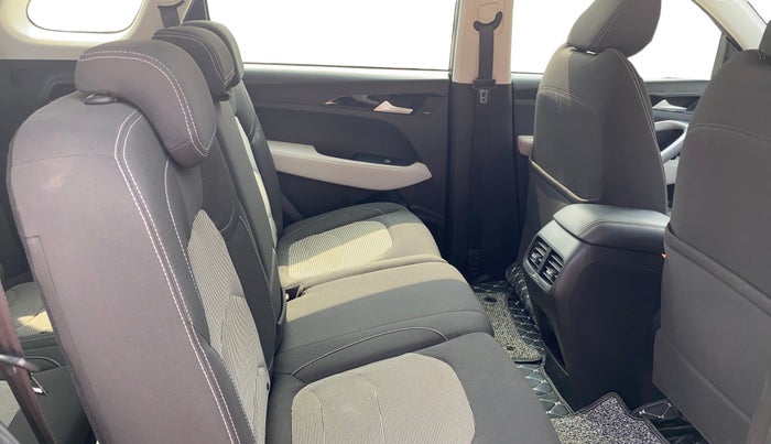 2021 MG HECTOR PLUS SUPER 1.5 PETROL TURBO HYBRID MT 7-STR, Petrol, Manual, 29,252 km, Right Side Rear Door Cabin
