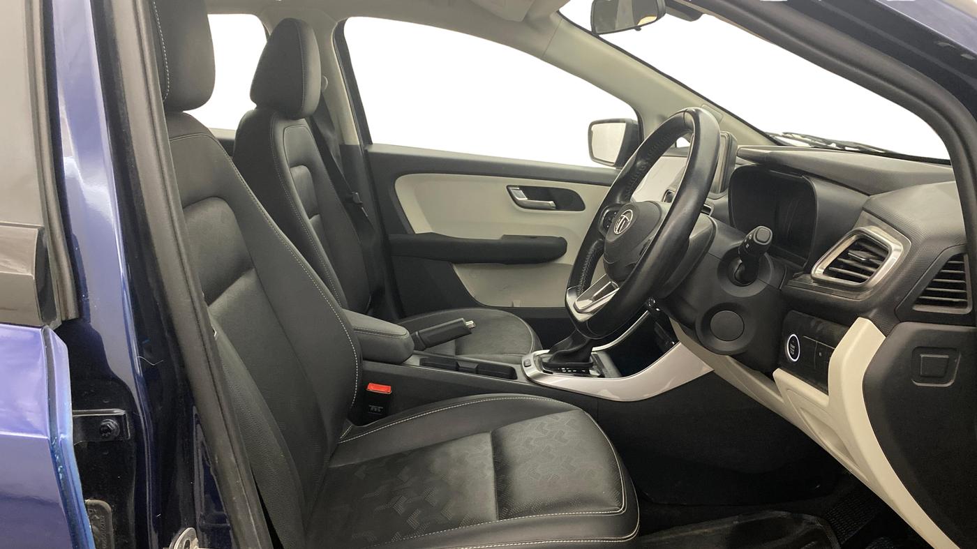 2022 Tata ALTROZ XZA PLUS, Petrol, Automatic, 20,451 km, Right Side Front Door Cabin