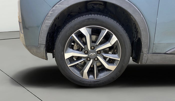 2019 Mahindra XUV300 W8 (O) 1.5 DIESEL, Diesel, Manual, 1,05,427 km, Left Front Wheel