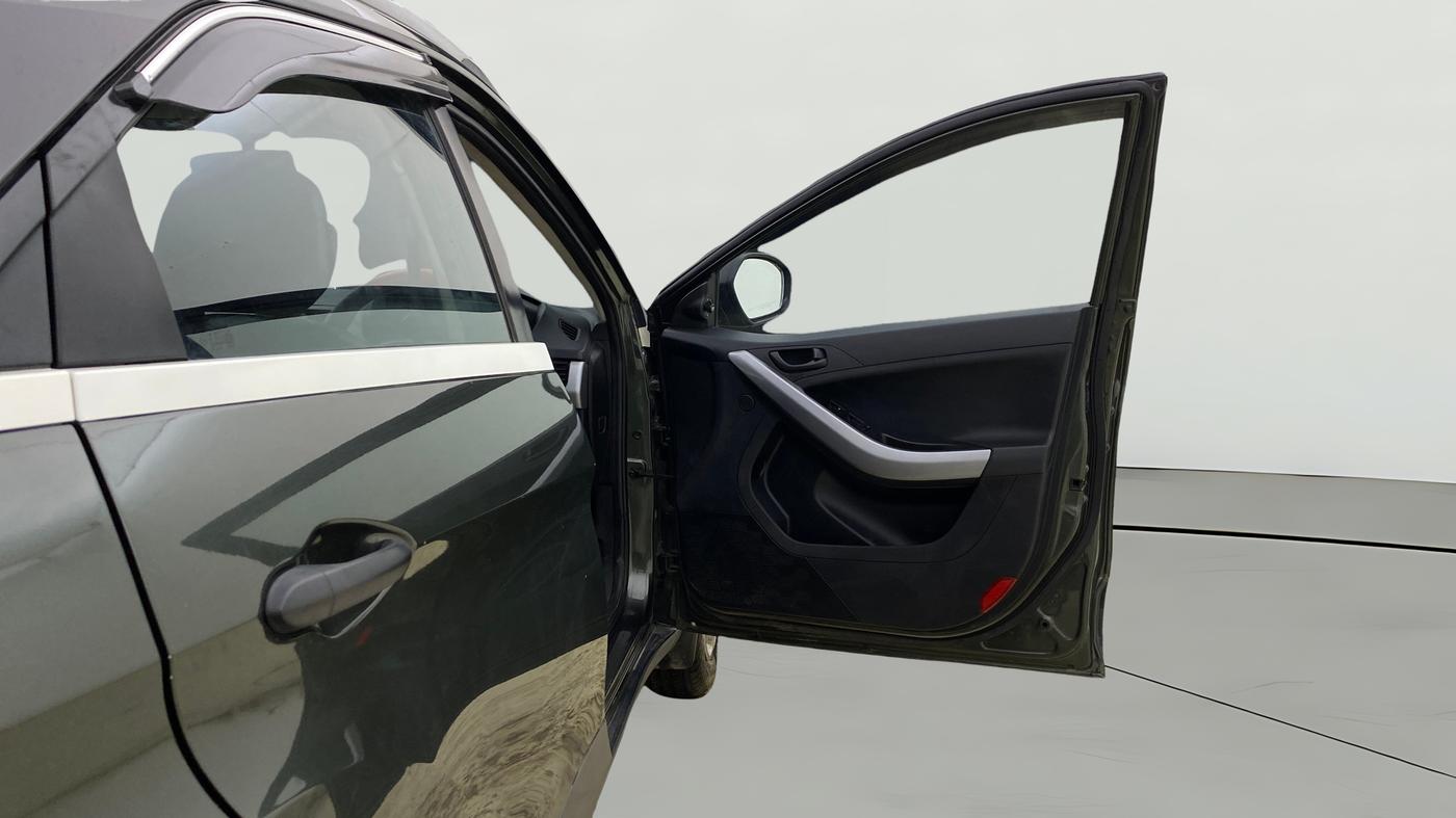 2022 Tata NEXON XM DIESEL, Diesel, Manual, 81,115 km, RHS Front Door