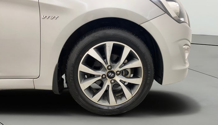 2016 Hyundai Verna 1.6 VTVT SX, Petrol, Manual, 38,980 km, Right Front Wheel