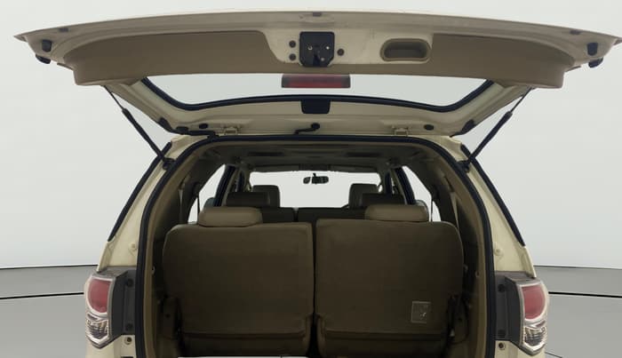 2013 Toyota Fortuner 3.0 4X2 AT, Diesel, Automatic, 1,25,493 km, Boot Door Open