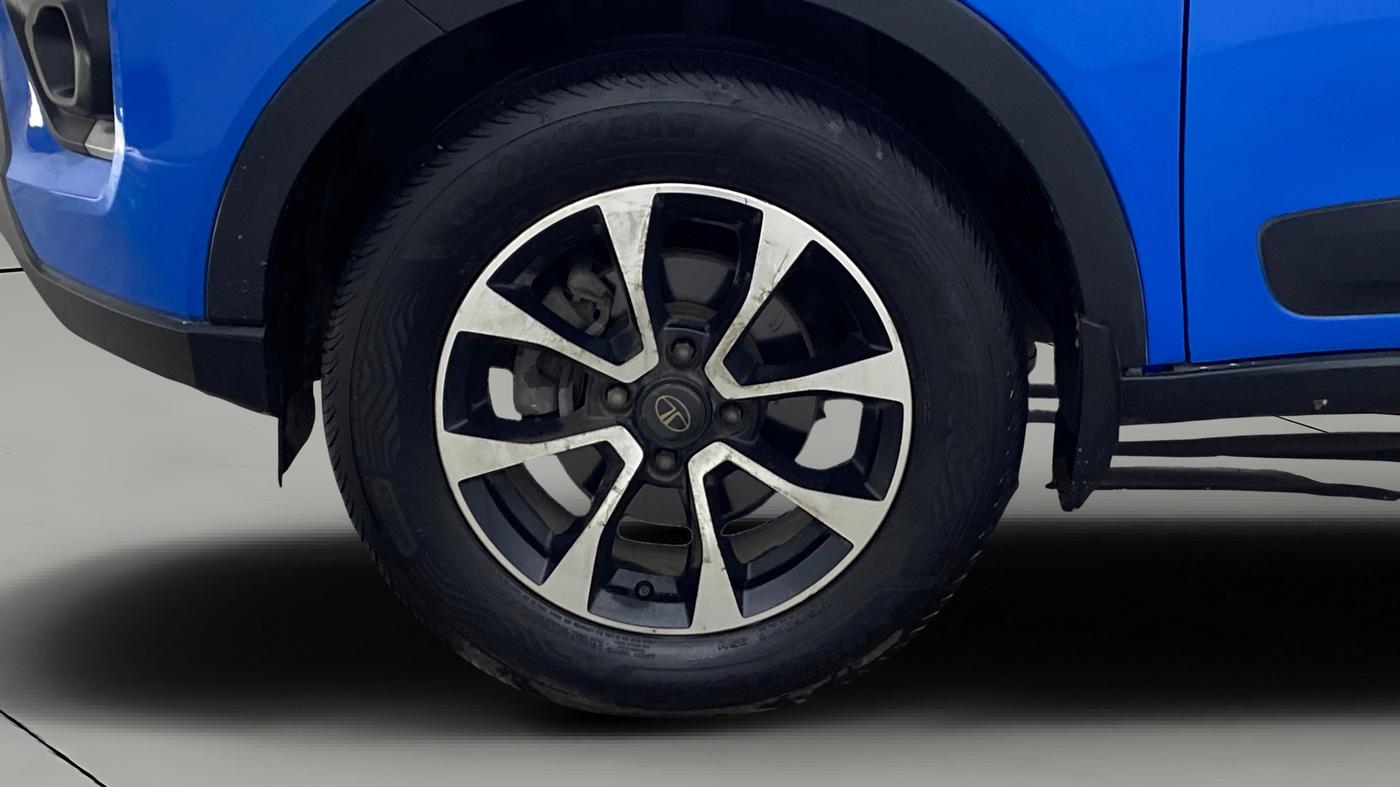 2020 Tata NEXON XZA PLUS (O) DIESEL, Diesel, Automatic, 60,064 km, Left Front Wheel