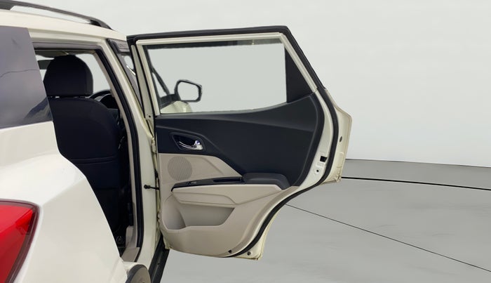 2019 Mahindra XUV300 W8 1.2 PETROL, Petrol, Manual, 82,081 km, RHS Rear Door