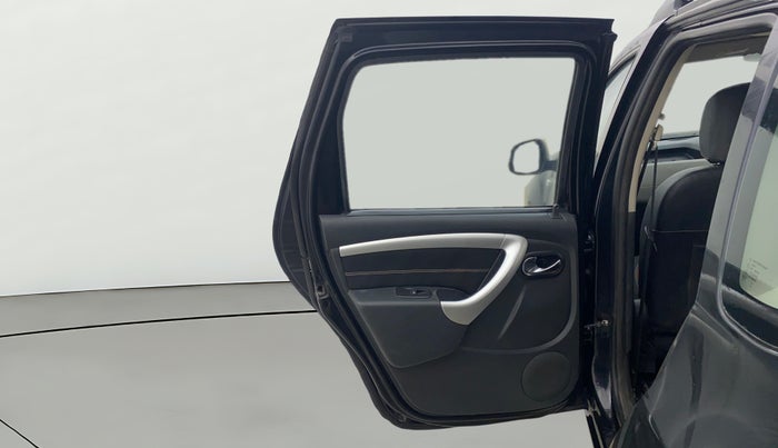 2015 Renault Duster 110 PS RXZ 4X4 MT DIESEL, Diesel, Manual, 56,189 km, LHS Rear Door