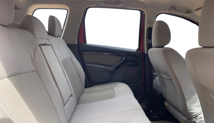 2015 Renault Duster RXL PETROL, Petrol, Manual, 52,802 km, Right Side Rear Door Cabin