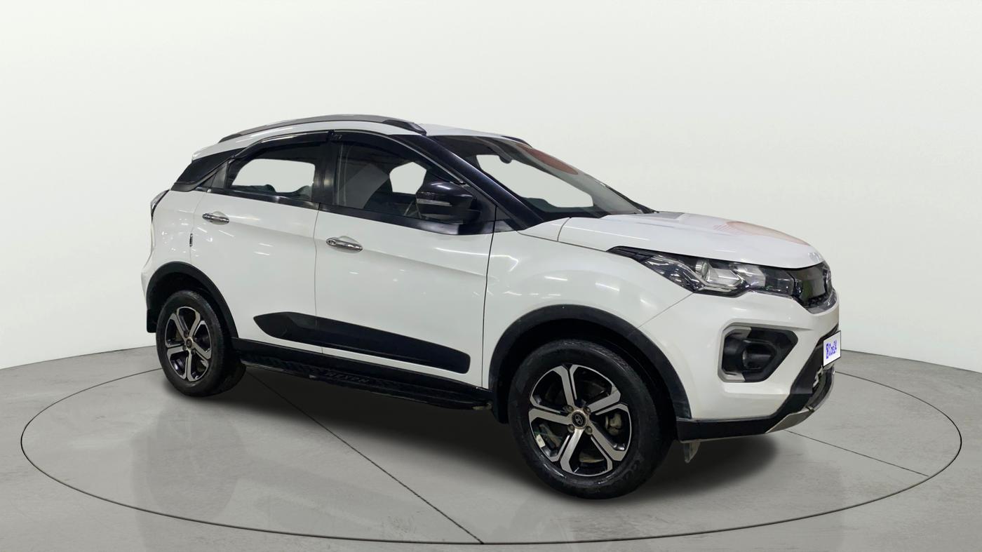2022 Tata NEXON XZA PLUS PETROL, Petrol, Automatic, 61,987 km, Right Front Diagonal