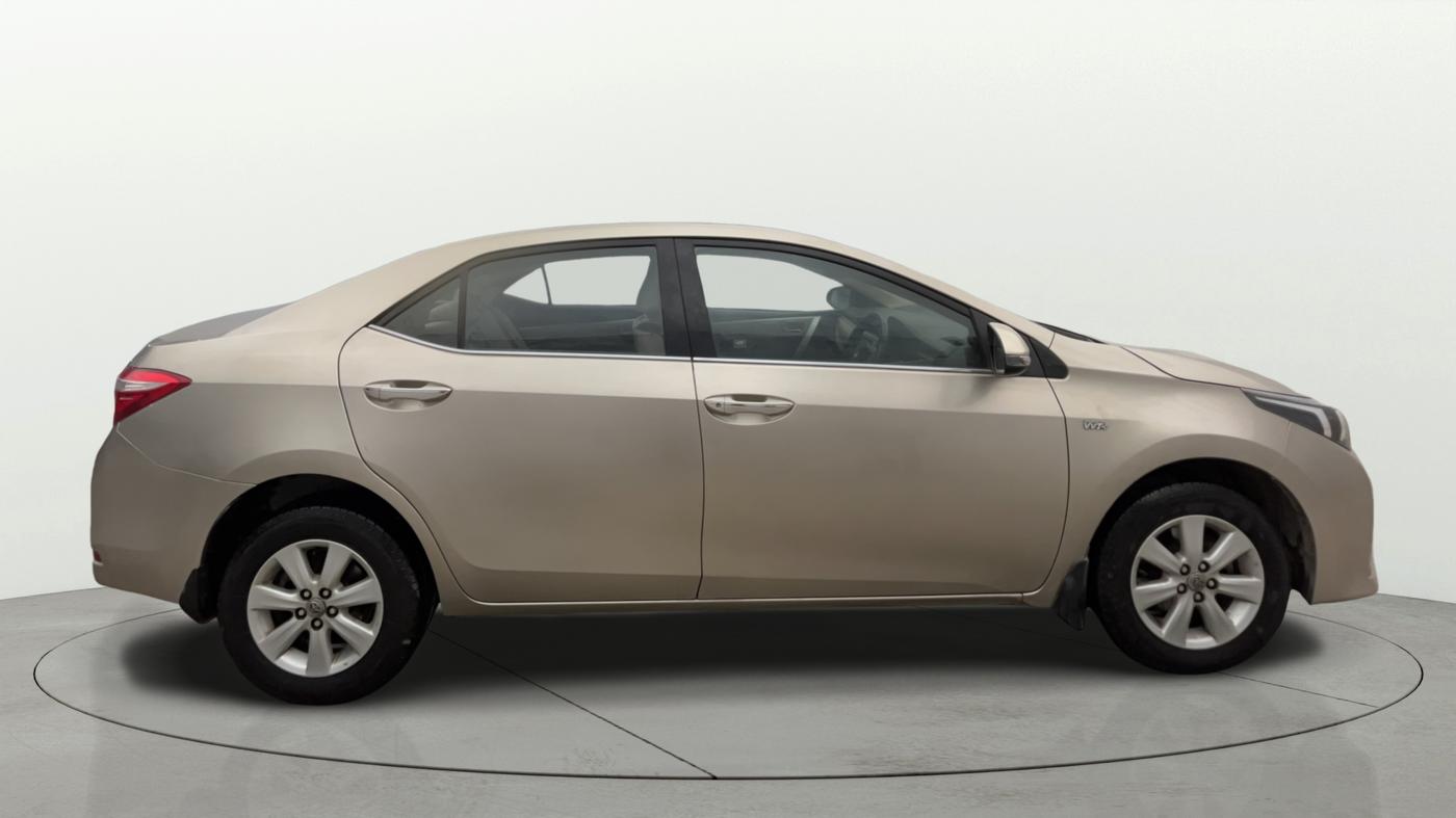 2015 Toyota Corolla Altis G PETROL, Petrol, Manual, 1,02,213 km, Right Side View