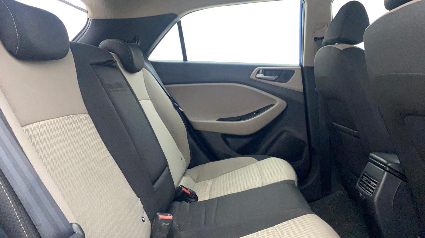 2018 Hyundai Elite i20 ASTA 1.2 (O), Petrol, Manual, 64,843 km, Right Side Rear Door Cabin