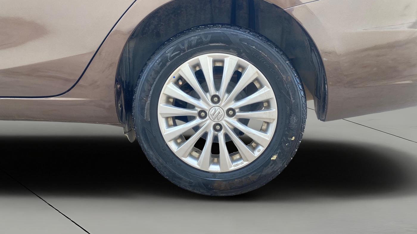 2015 Maruti Ciaz ZDI SHVS, Diesel, Manual, 66,228 km, Left Rear Wheel