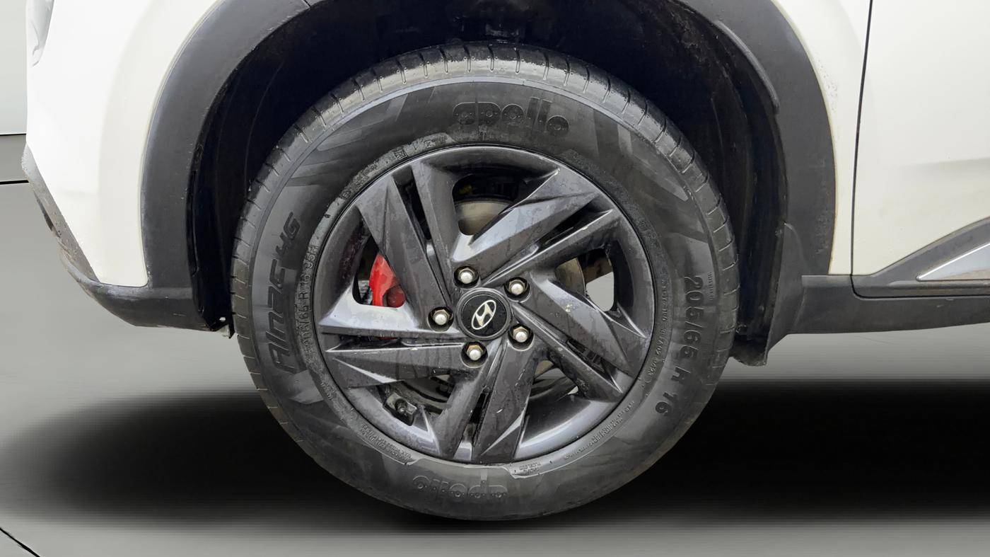 2021 Hyundai VENUE S+ 1.2, Petrol, Manual, 48,136 km, Left Front Wheel