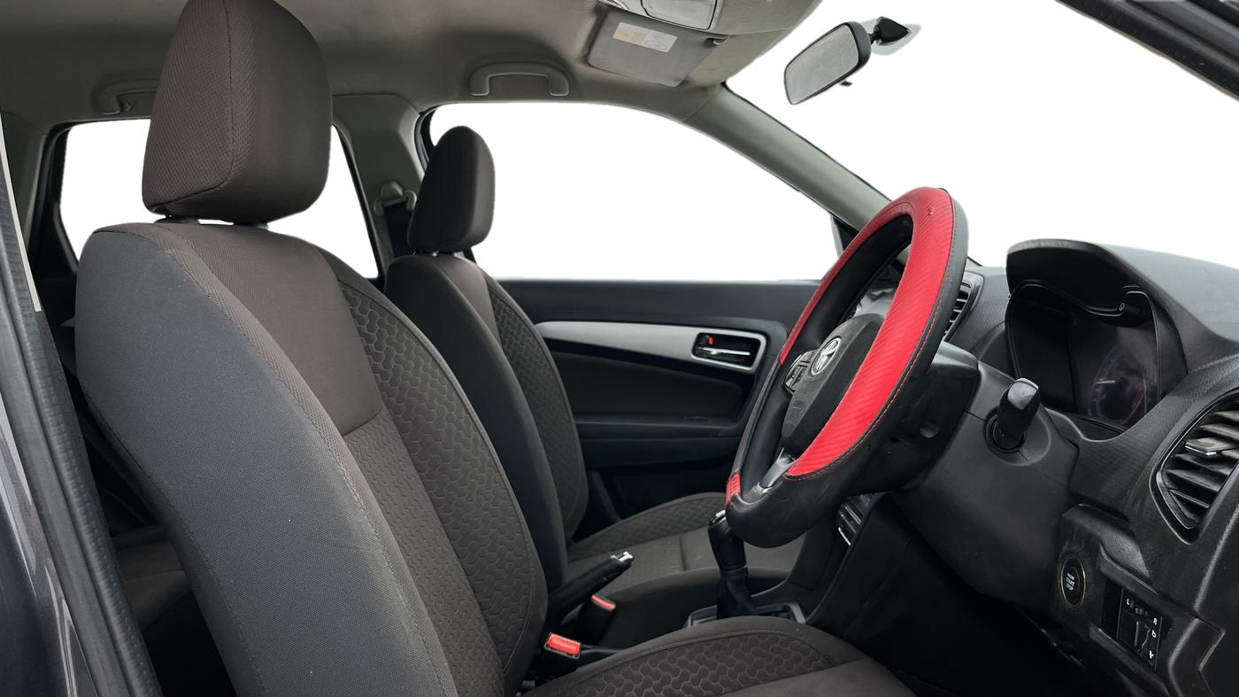 2022 Toyota URBAN CRUISER HIGH GRADE MT, Petrol, Manual, 1,02,663 km, Right Side Front Door Cabin
