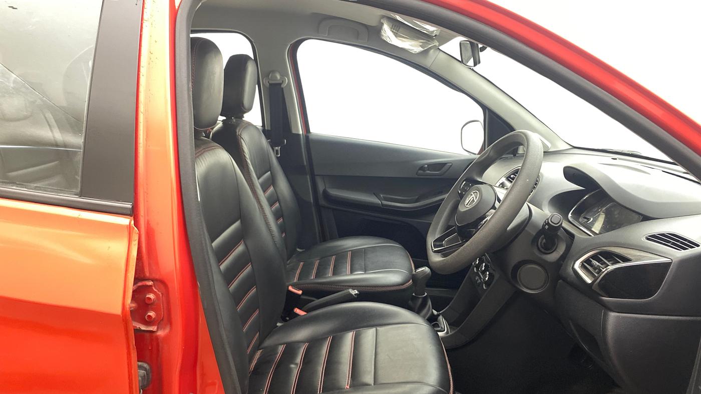 2021 Tata TIAGO NRG XZ MT, Petrol, Manual, 20,166 km, Right Side Front Door Cabin