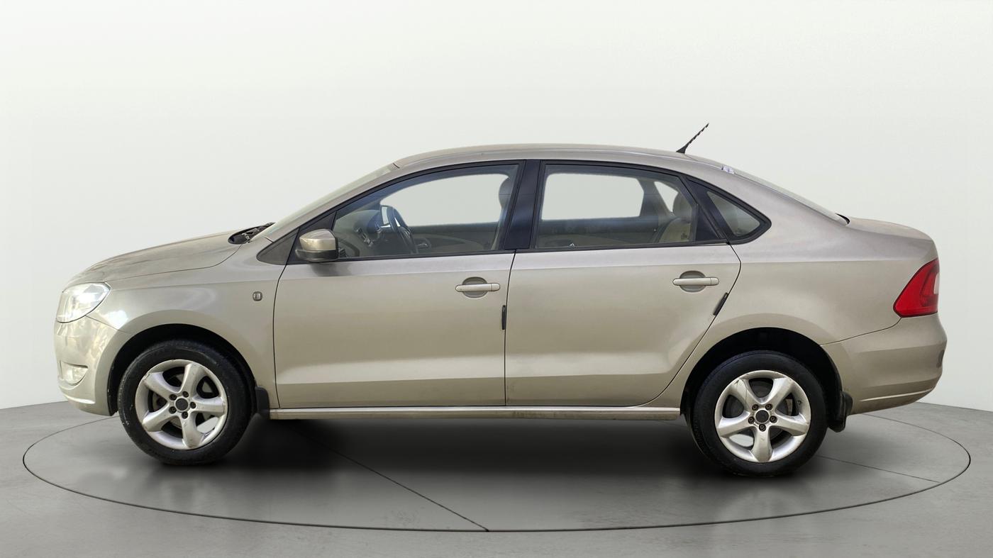 2014 Skoda Rapid 1.6 MPI AMBITION PLUS AT, Petrol, Automatic, 62,551 km, Left Side