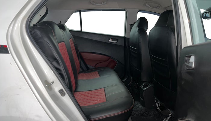 2016 Hyundai Grand i10 1.2 SPORTZ PRIME EDITION VTVT, CNG, Manual, 77,722 km, Right Side Rear Door Cabin