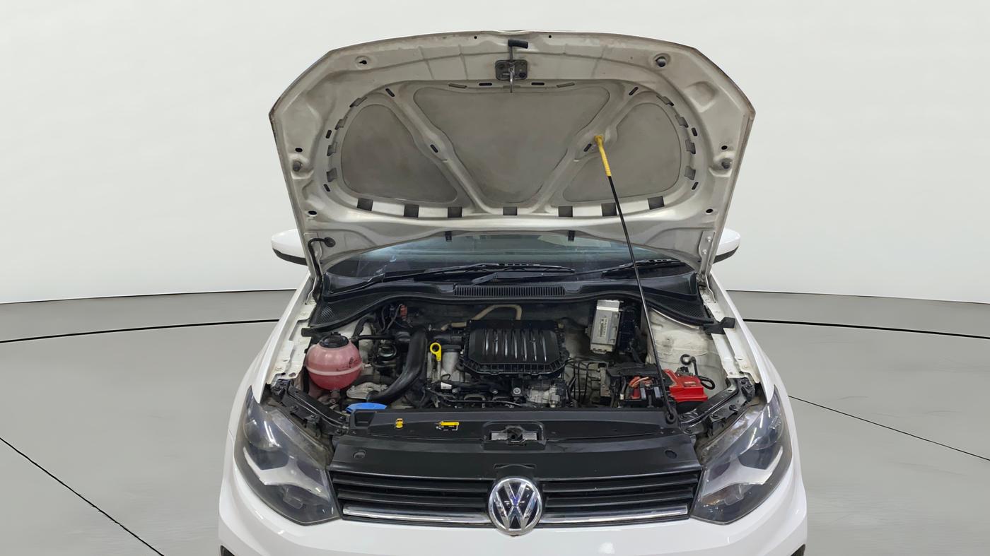 2018 Volkswagen Ameo COMFORTLINE 1.0L, Petrol, Manual, 1,06,101 km, Open Bonet