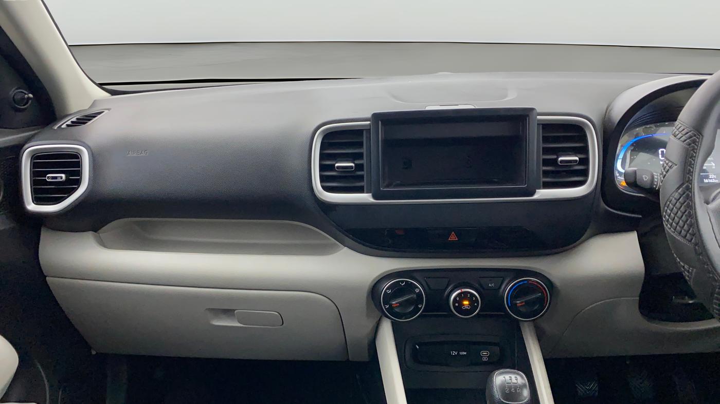 2023 Hyundai VENUE E 1.2, Petrol, Manual, 16,161 km, Air Conditioner