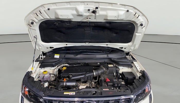 2021 Mahindra XUV300 W8 (O) 1.2 PETROL, Petrol, Manual, 8,135 km, Open Bonet
