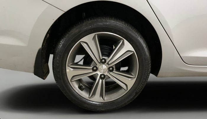 2017 Hyundai Verna 1.6 VTVT SX O, Petrol, Manual, 17,693 km, Right Rear Wheel