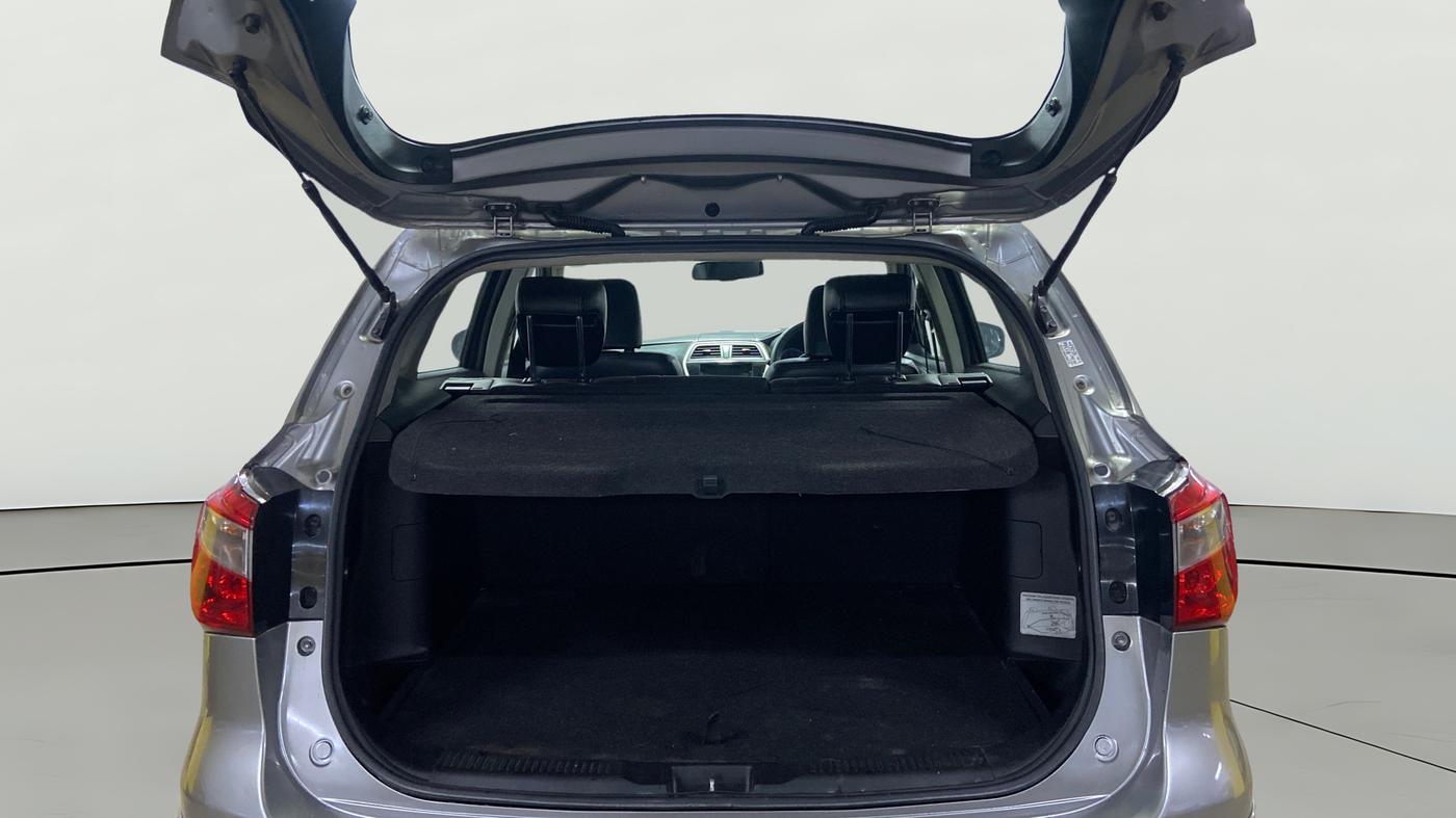 2015 Maruti S Cross ALPHA 1.6, Diesel, Manual, 1,32,030 km, Boot Open Zoomed View