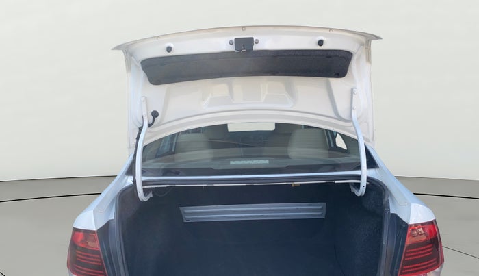 2018 Volkswagen Vento HIGHLINE PLUS 1.5 AT 16 ALLOY, Diesel, Automatic, 1,31,512 km, Boot Door Open