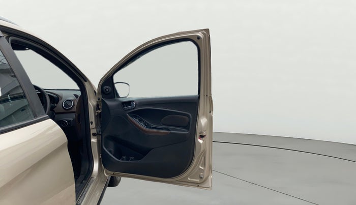 2018 Ford FREESTYLE TITANIUM 1.2 PETROL, Petrol, Manual, 5,865 km, RHS Front Door