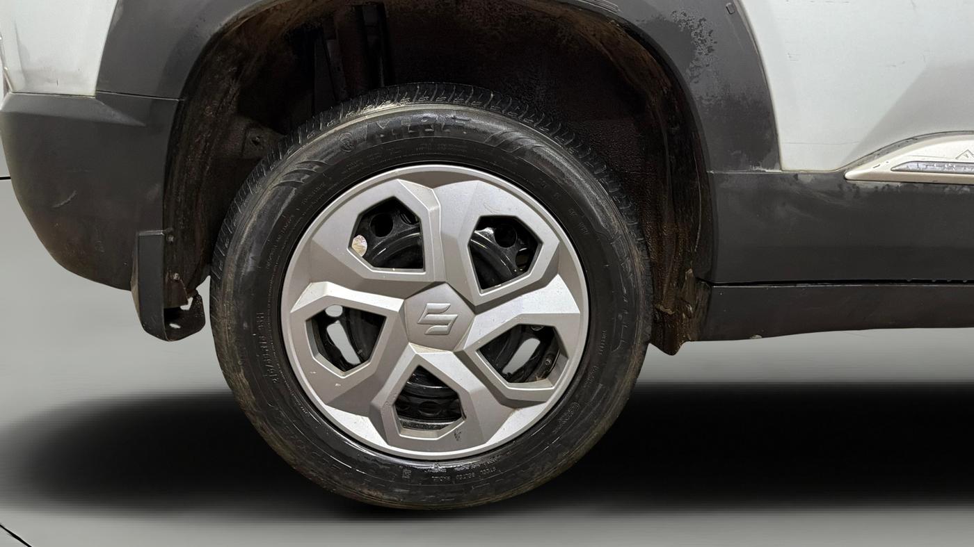 2023 Maruti BREZZA VXI S-CNG, CNG, Manual, 57,237 km, Right Rear Wheel