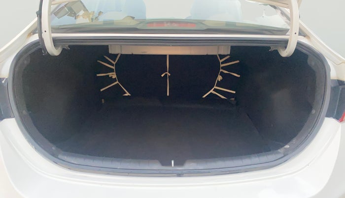 2019 Hyundai Verna 1.6 VTVT SX, Petrol, Manual, 93,601 km, Boot Open Zoomed View