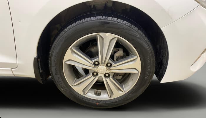 2019 Hyundai Verna 1.6 VTVT SX + AT, Petrol, Automatic, 83,868 km, Right Front Wheel